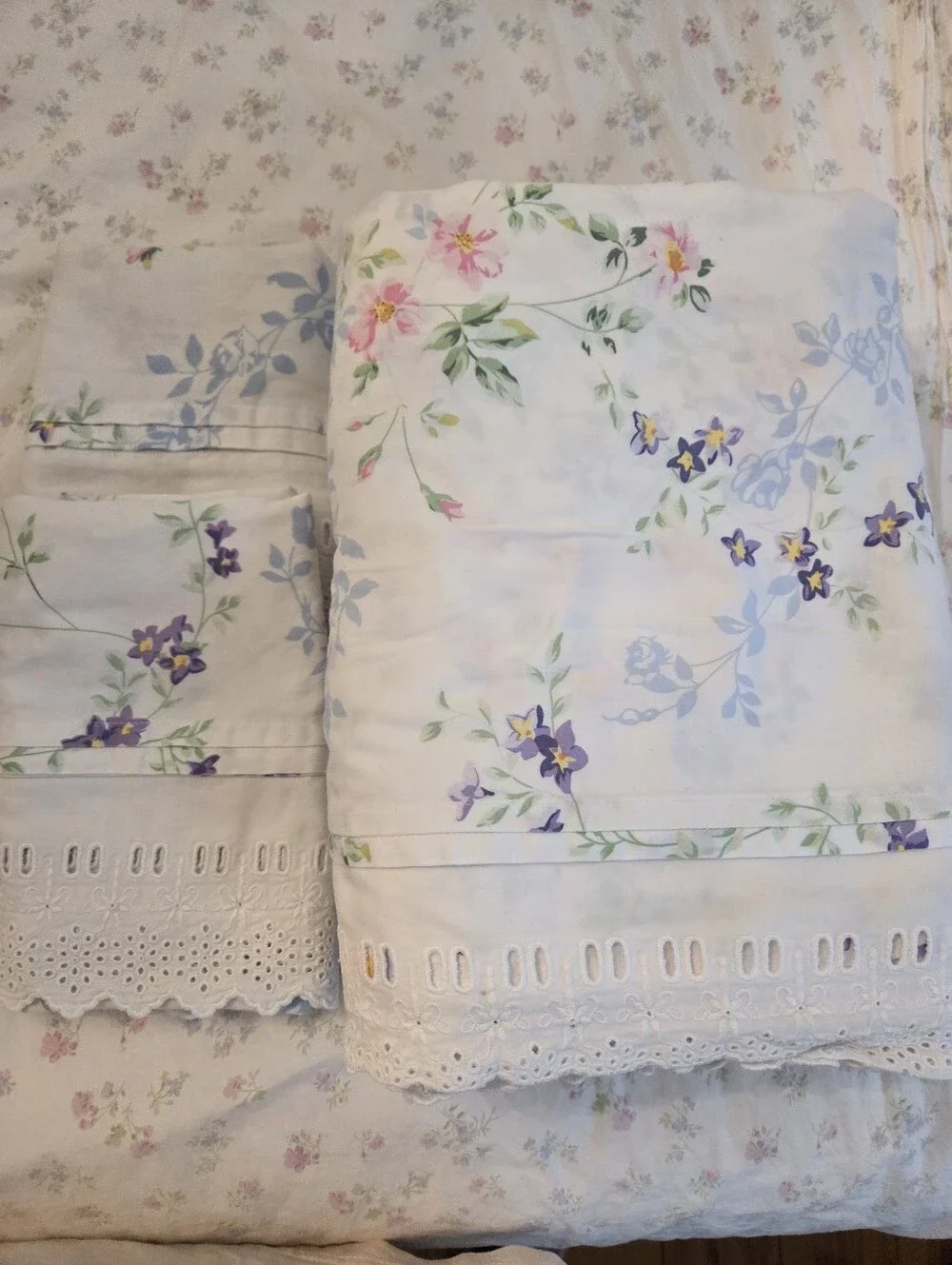 Vintage EILEEN WEST Cotton QUEEN Sheet Set. Flat, Fitted, 2 Standard Shams